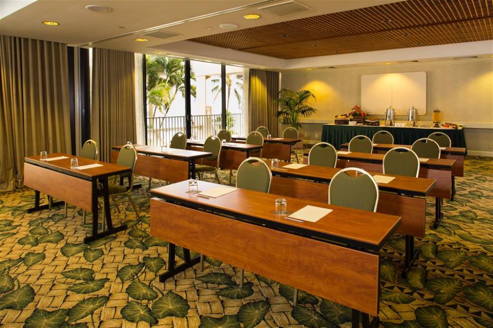 Outrigger Waikiki 9