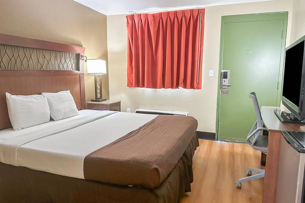 Oyo Hotel Mobile, Al I-65 At Airport Blvd 7