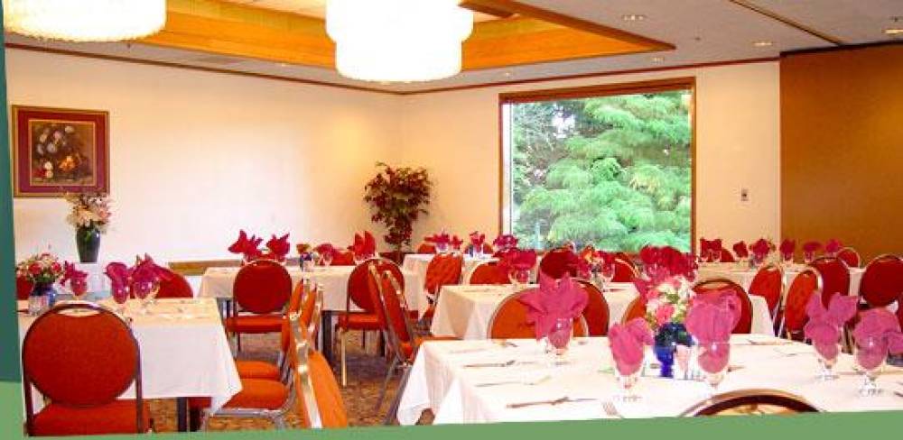 Oyster Bay Inn And Suites 4