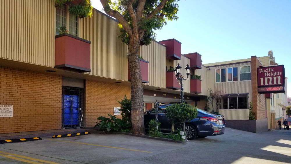 Pacific Heights Inn 6