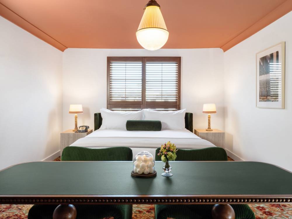 Bed Table Center View