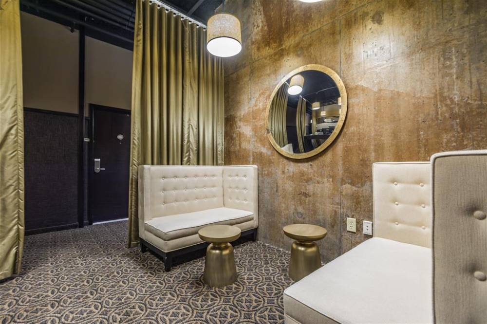Proximity Hotel 8