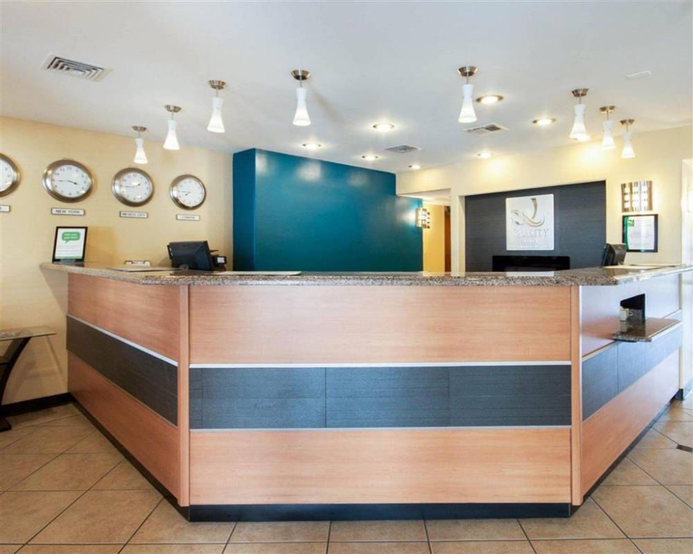 Quality Inn Airport East 8