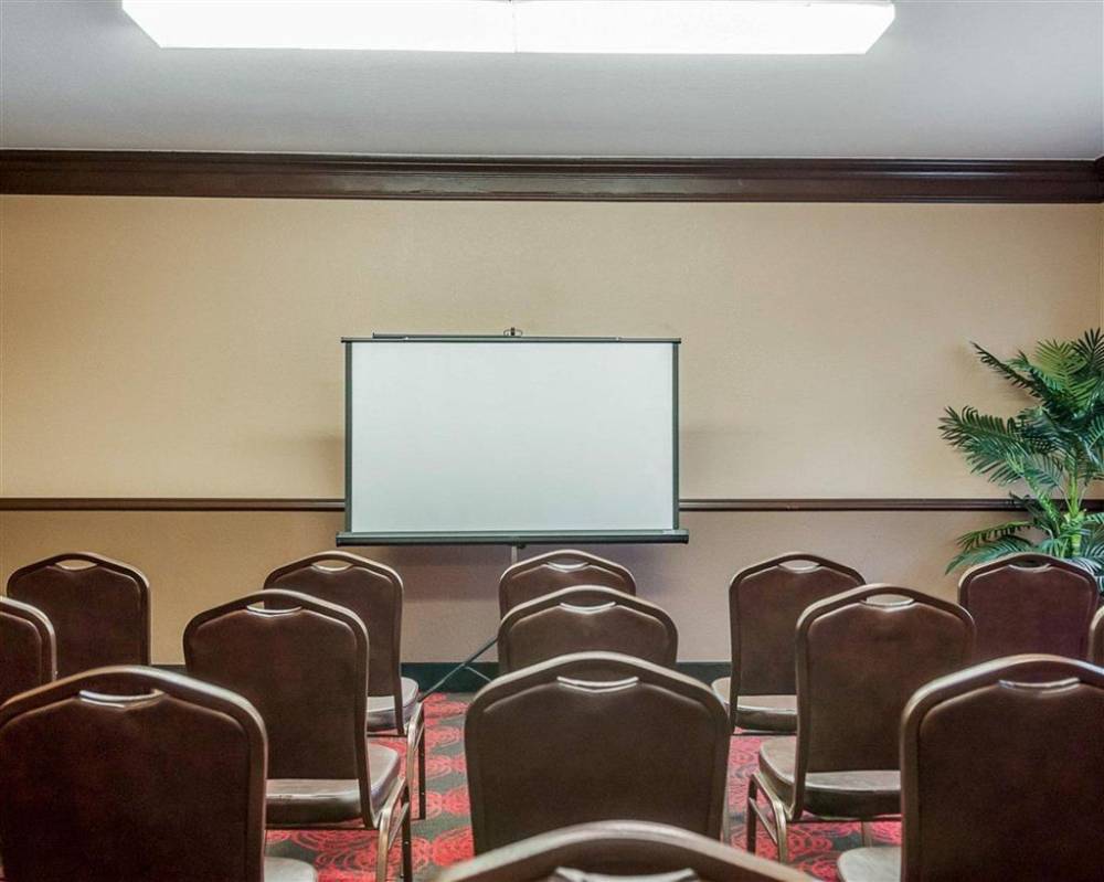 Quality Inn And Suites Albuquerque 3
