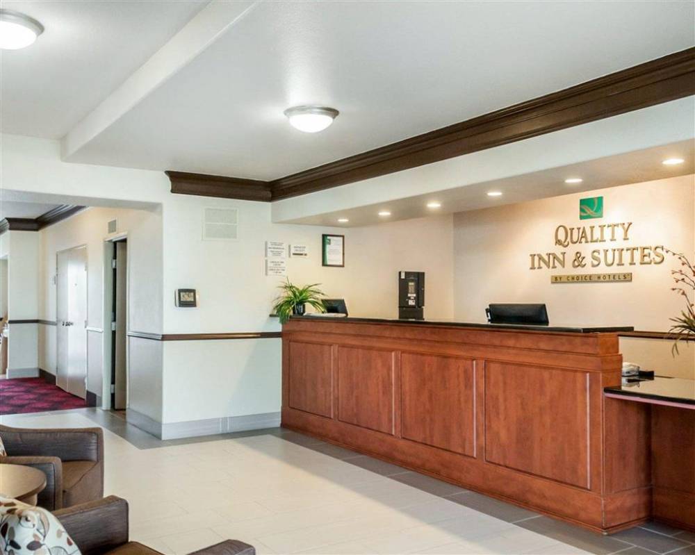 Quality Inn And Suites Albuquerque 5