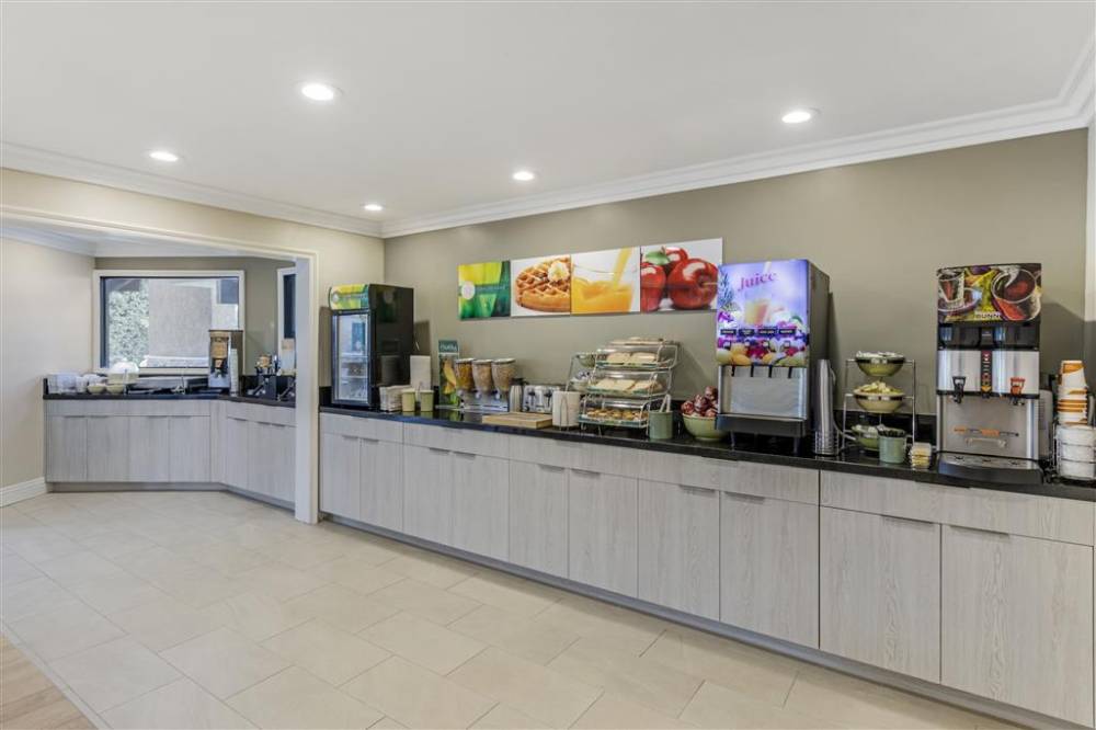 Quality Inn And Suites Anaheim Maingate 7