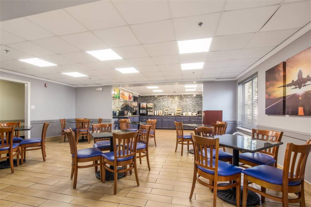 Quality Inn And Suites Cvg Airport 10