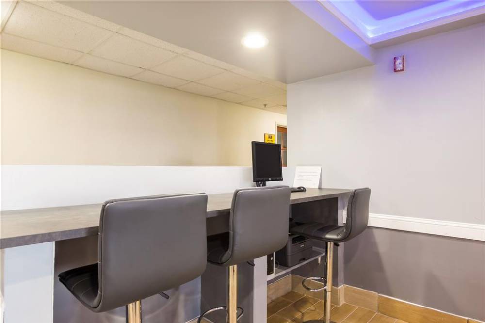 Quality Inn And Suites Cvg Airport 7