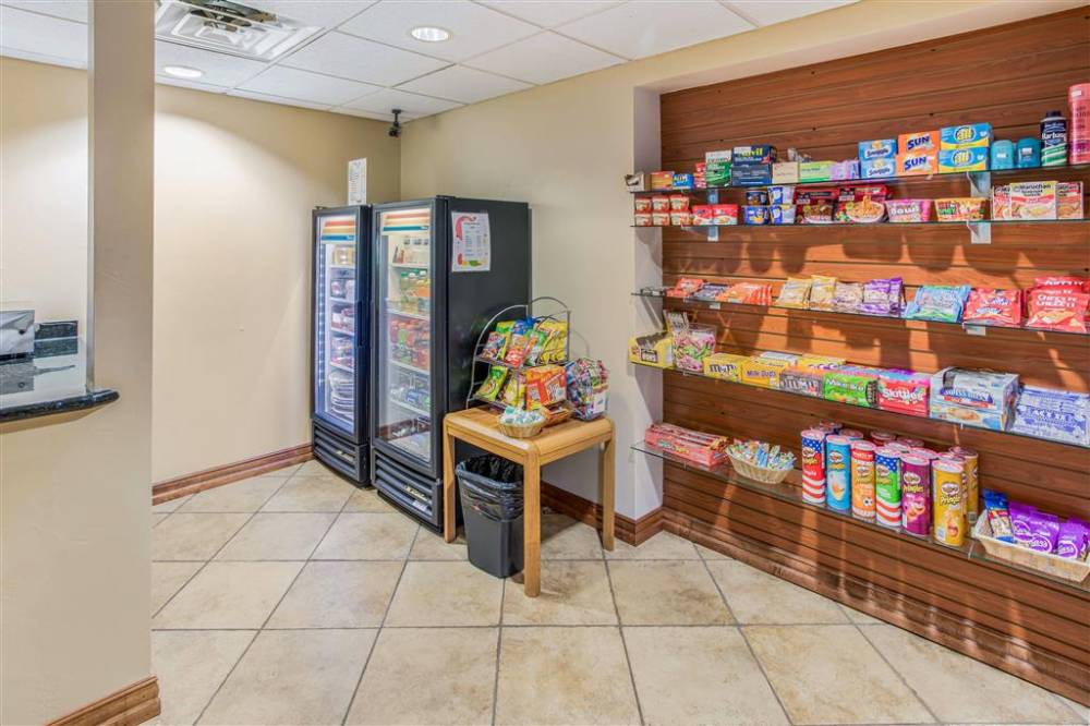 Quality Inn And Suites Downtown 4