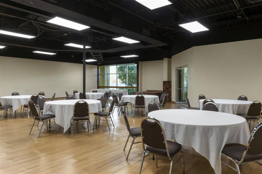 Quality Inn And Suites - Greensboro-high 4