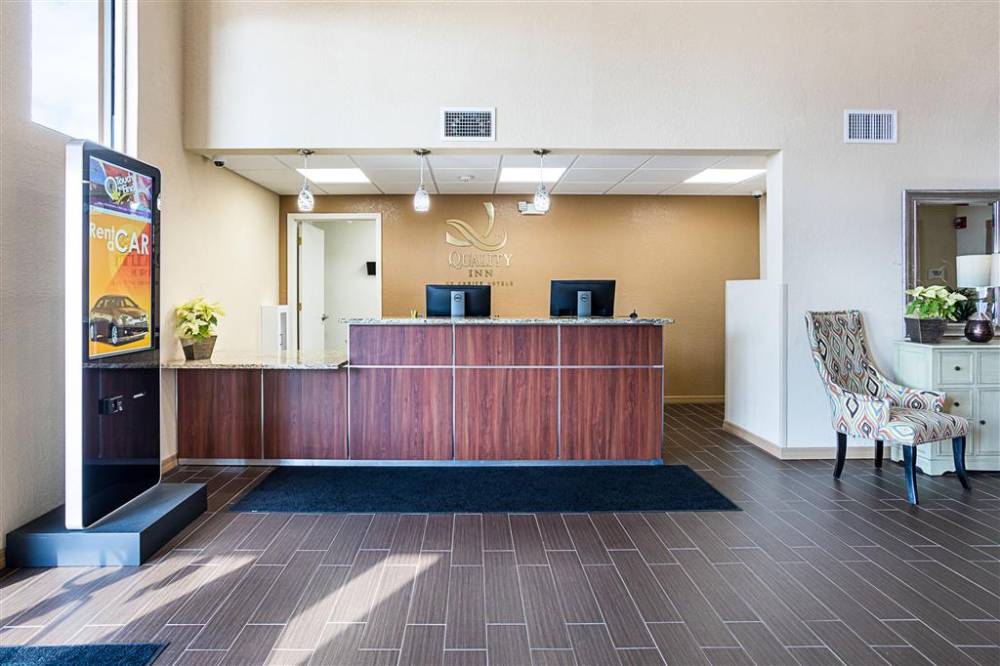 Quality Inn And Suites Heritage Park 2