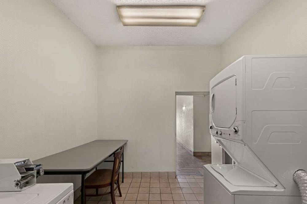 Quality Inn And Suites Near I-480 And I-29 4