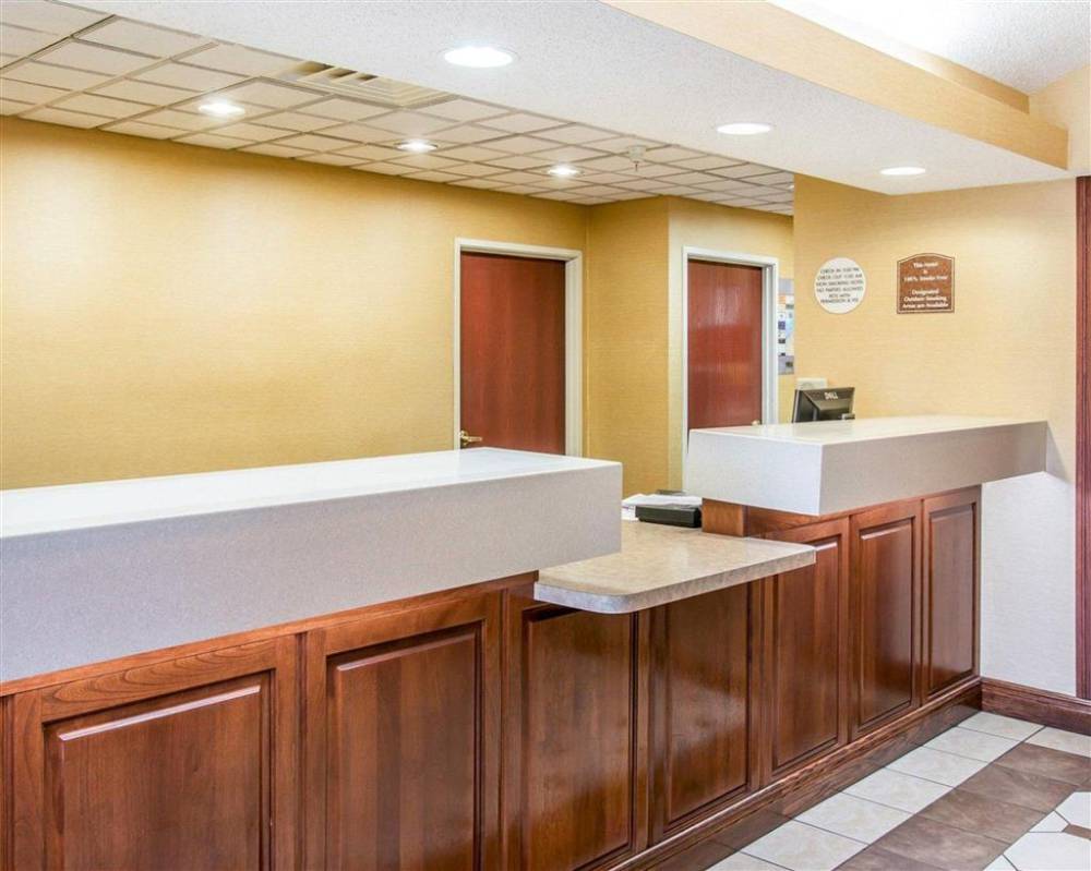 Quality Inn And Suites Niles 6