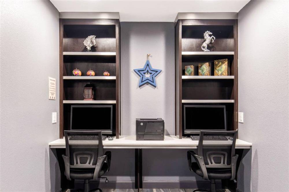 Quality Inn And Suites Plano East Richar 6