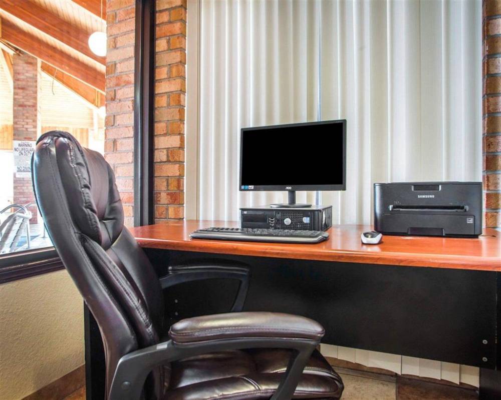 Quality Inn And Suites 7