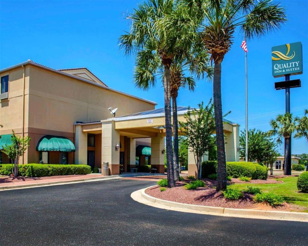 Quality Inn And Suites 2