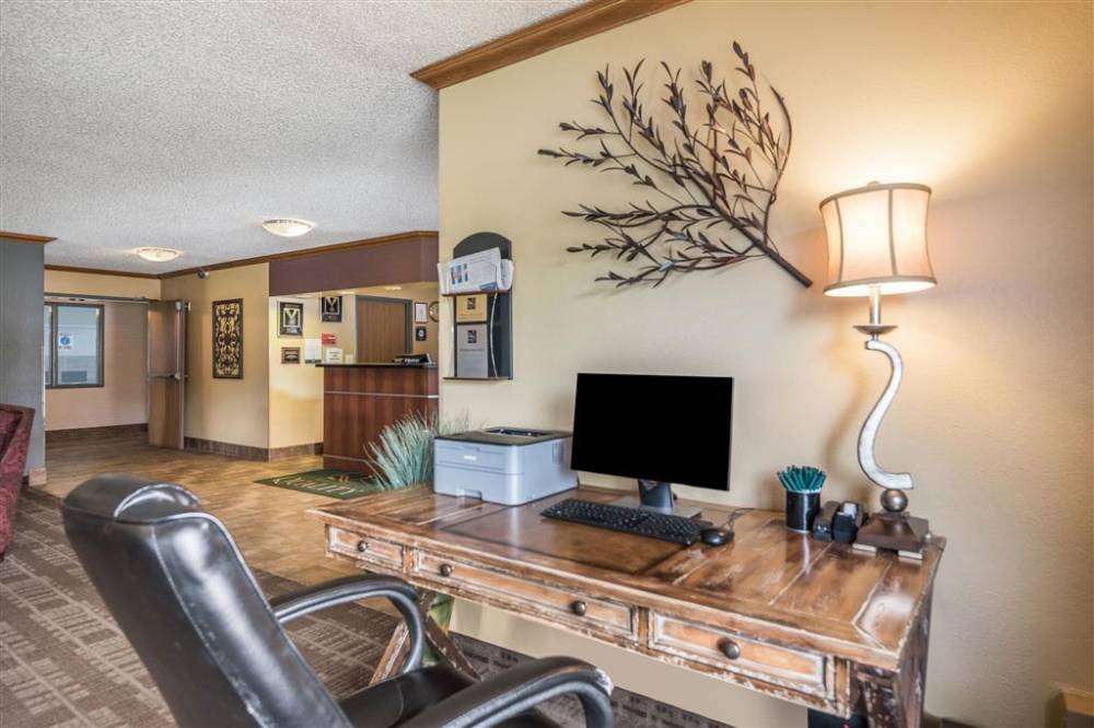 Quality Inn And Suites 6
