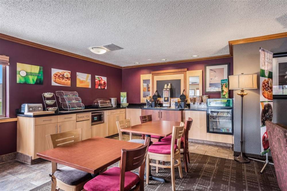 Quality Inn And Suites 8