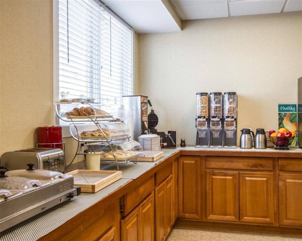 Quality Inn And Suites 8