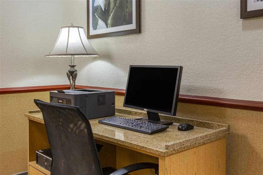 Quality Inn And Suites Raleigh Durham Ai 8