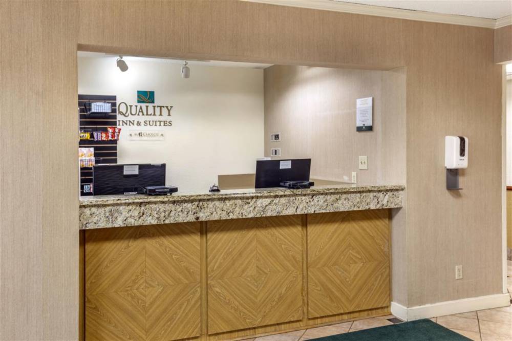 Quality Inn And Suites Raleigh Durham Ai 7