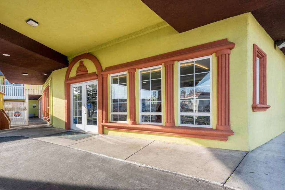 Quality Inn And Suites Sacramento 3