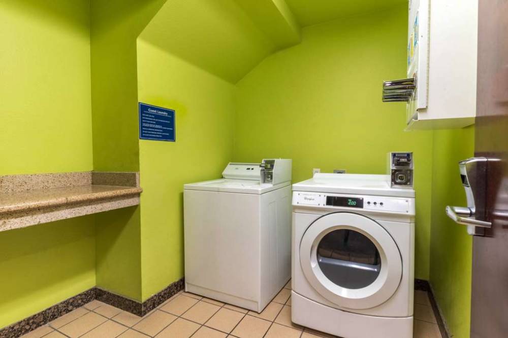Quality Inn And Suites Sacramento 5