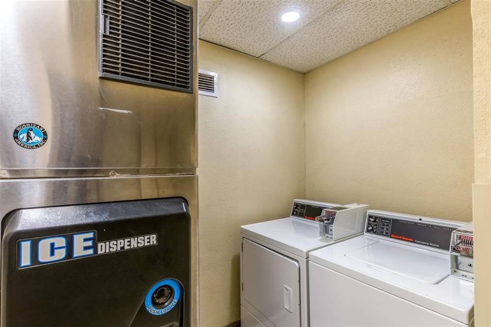 Quality Inn And Suites Southport 7