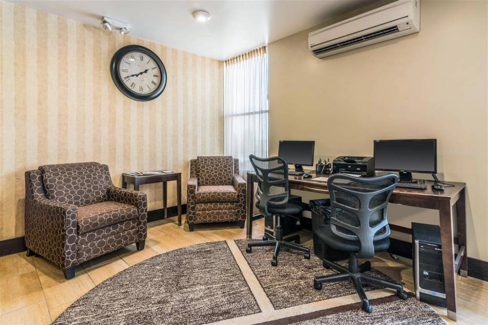 Quality Inn Bangor Airport 4