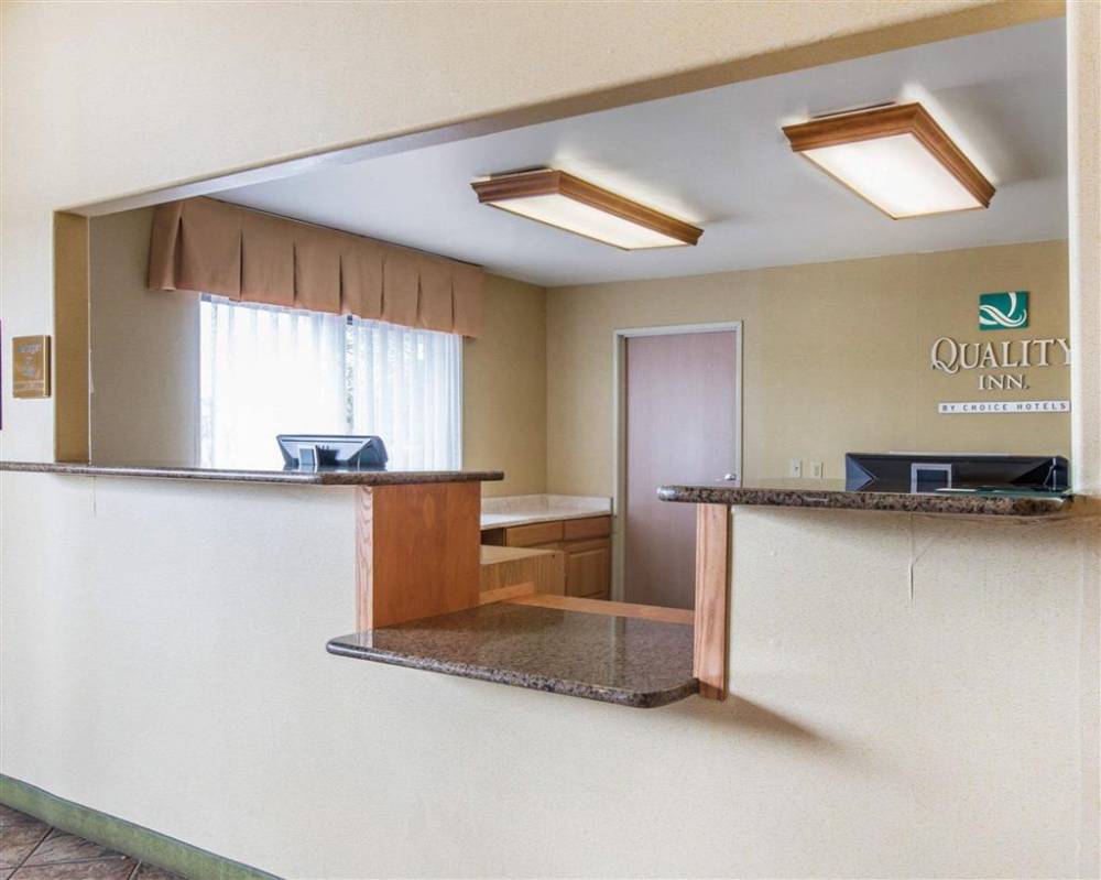 Quality Inn Colorado Springs Airport 5