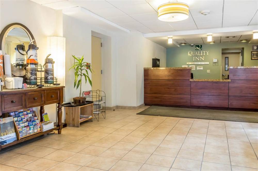 Quality Inn Flamingo 5
