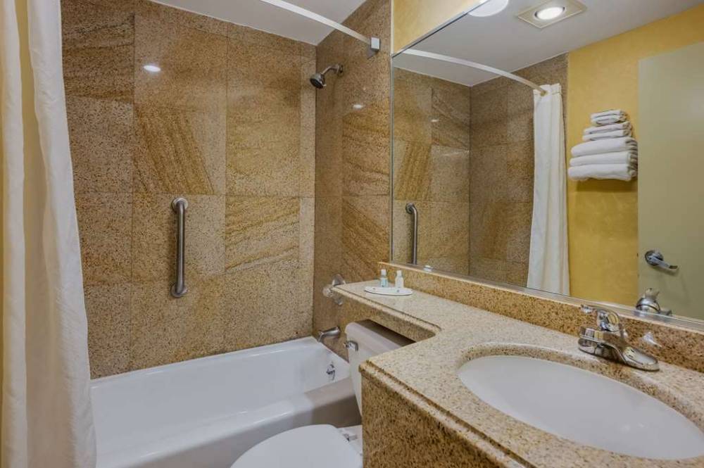 Quality Inn Jfk Airport Rockaway Blvd 10