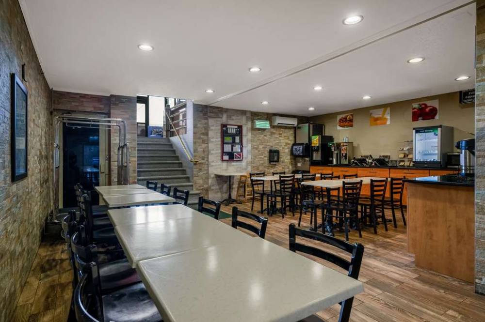 Quality Inn Jfk Airport Rockaway Blvd 7