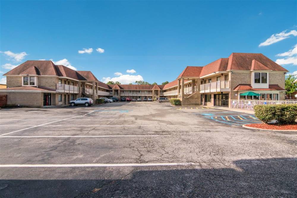 Quality Inn Little Creek 3