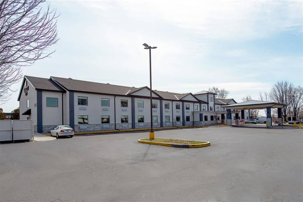 Quality Inn Mishawaka Near Notre Dame 2