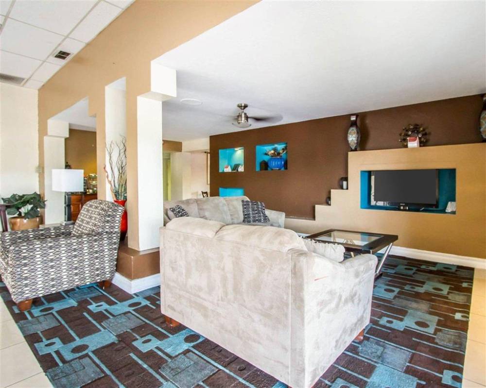 Quality Inn Near Downtown Tucson 7