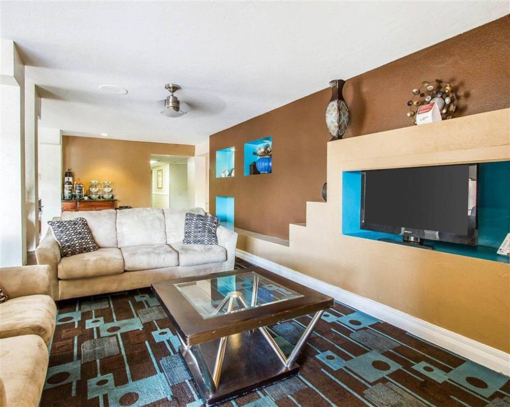 Quality Inn Near Downtown Tucson 8