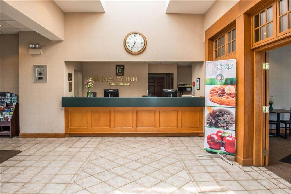 Quality Inn Pittsburgh Airport 6