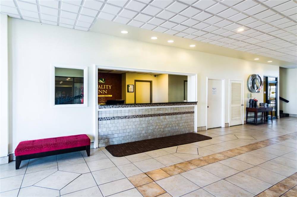 Quality Inn 6