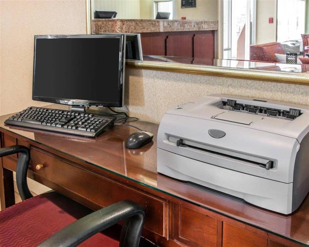 Quality Inn 8