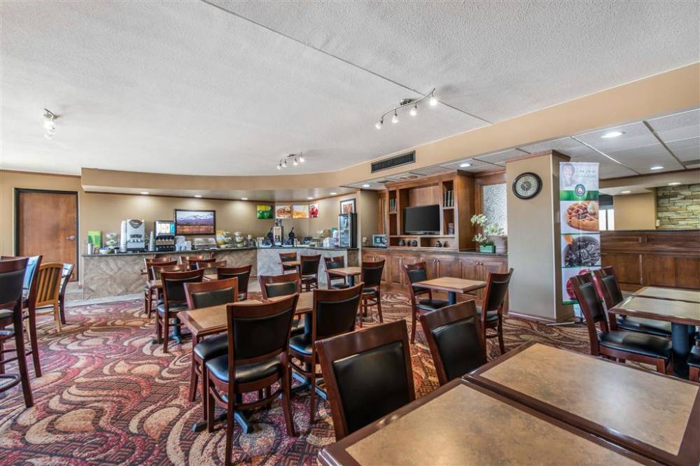 Quality Inn South 9