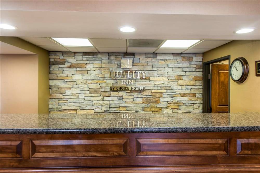 Quality Inn South 6