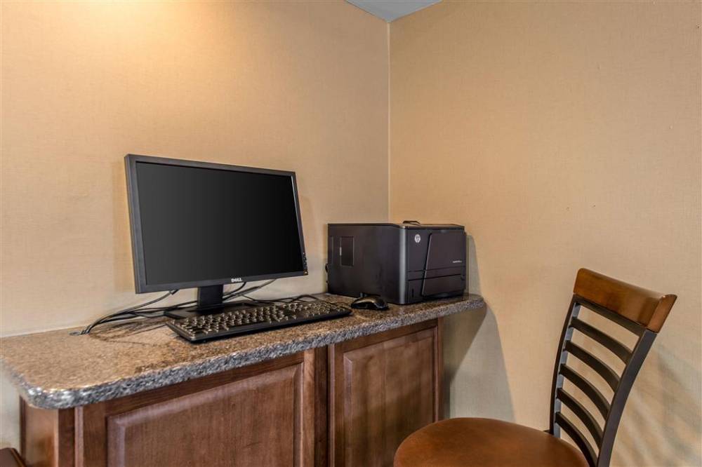 Quality Inn South 8