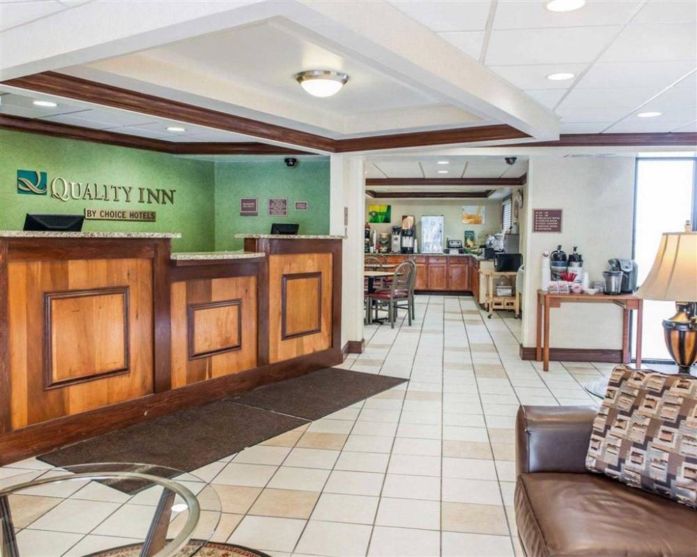 Quality Inn South 5