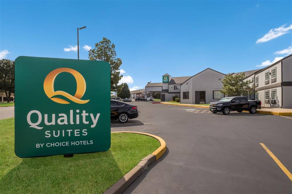 Quality Suites I-44 2