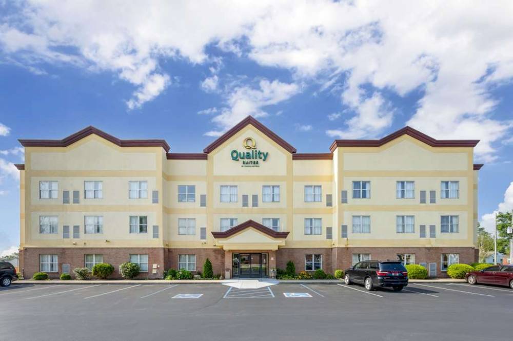 Quality Suites Indianapolis 2