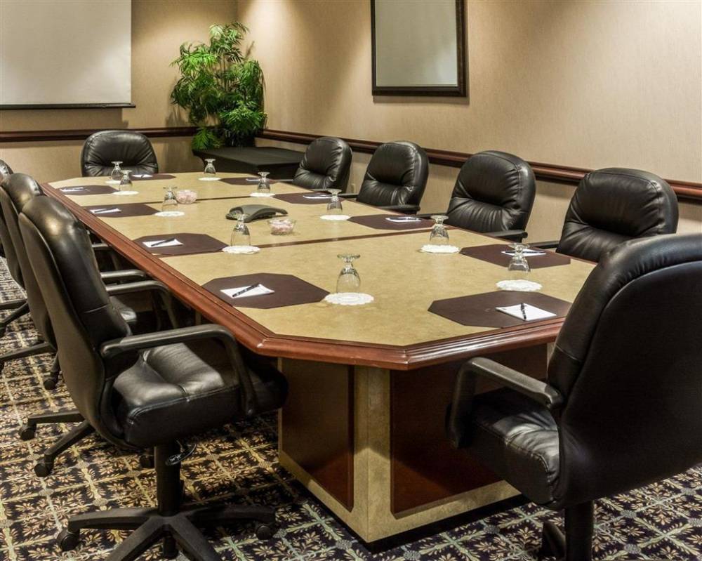 Quality Suites Lake Wright - Norfolk Airport 7
