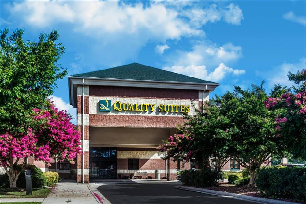 Quality Suites Lake Wright - Norfolk Airport 2