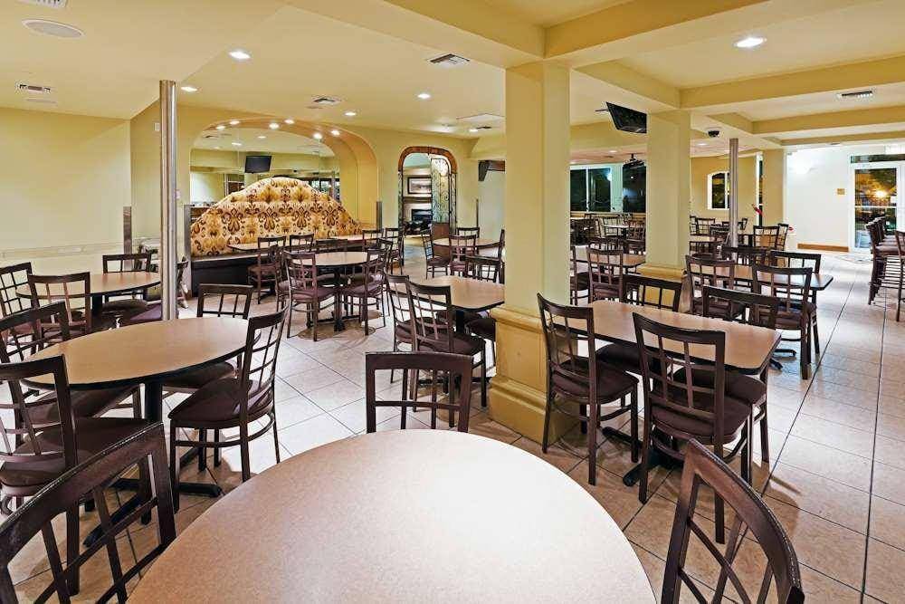 Radisson Hotel El Paso Airport 9
