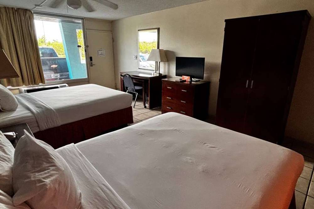 Ramada By Wyndham Hotel & Water Park 5